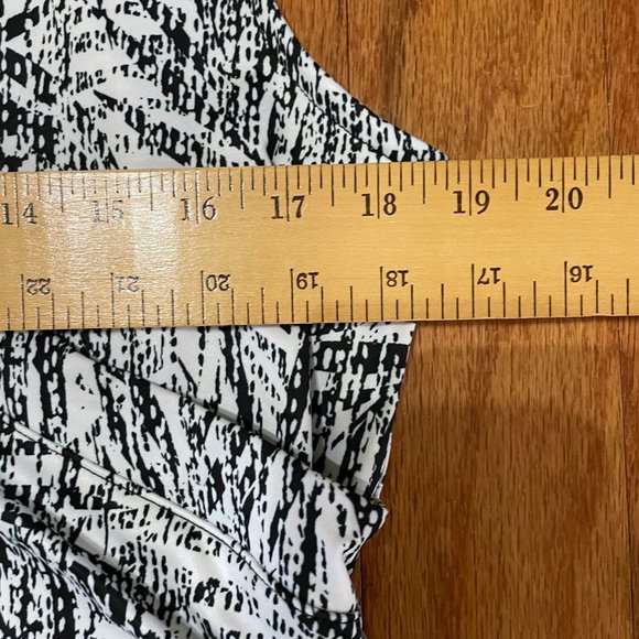Reel Legends Keep it Cool Faux wrap dress with Pockets Size Large Black White - Picture 9 of 11